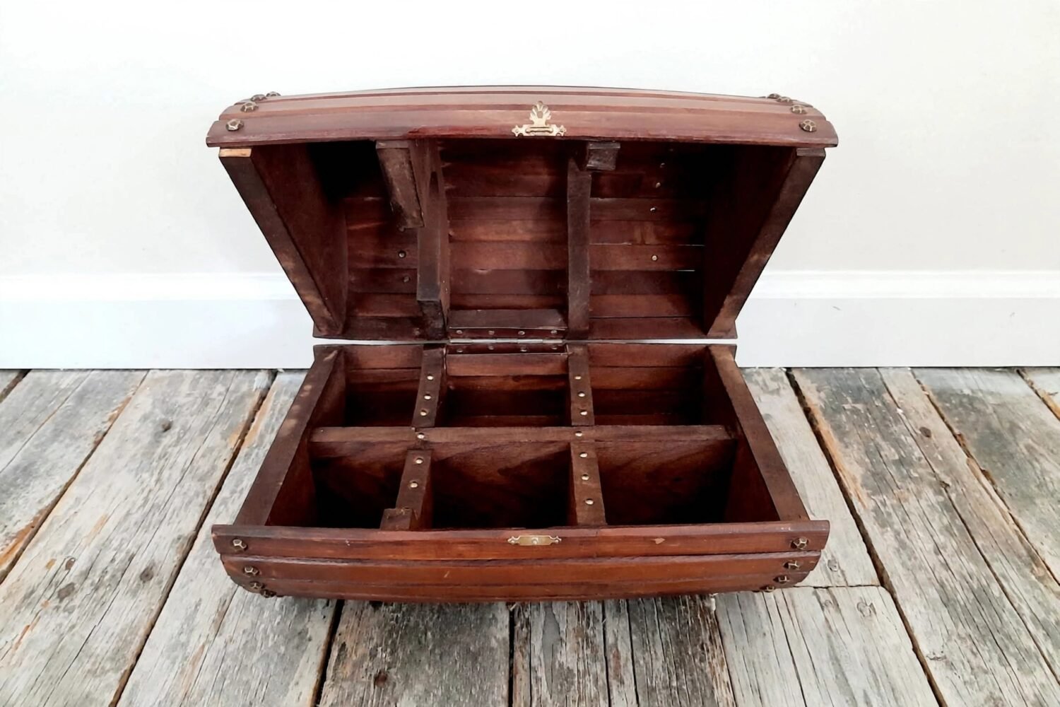 The Vineyard Vault Wine Bottle Holder - Image 2